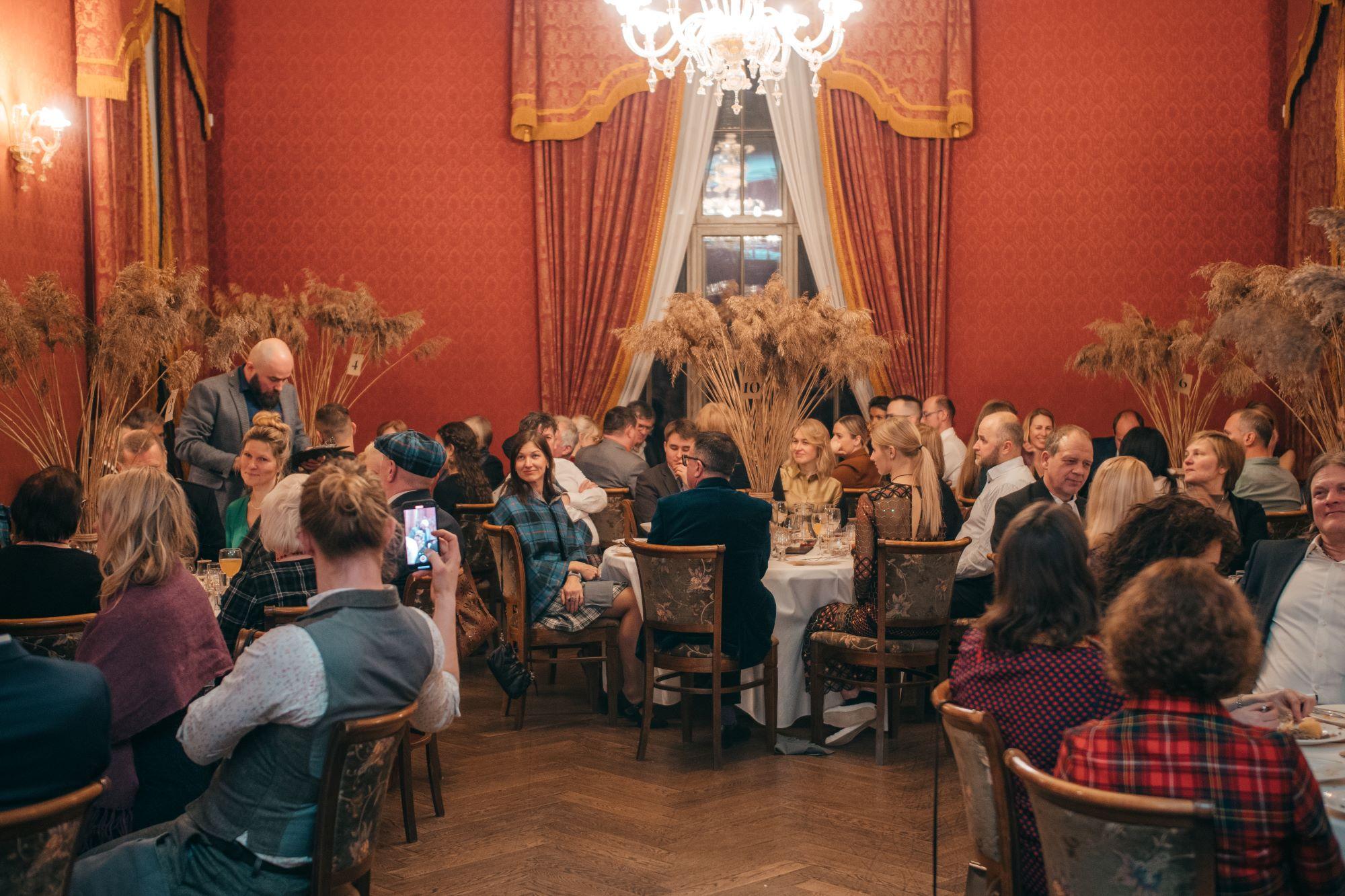 Õhtusöök Burnsi auks 2026