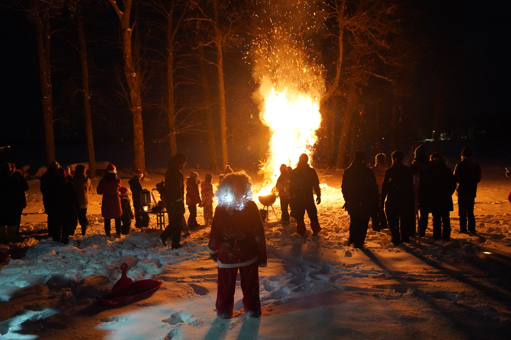 Päkapikumatk ja kuuskede põletamine
