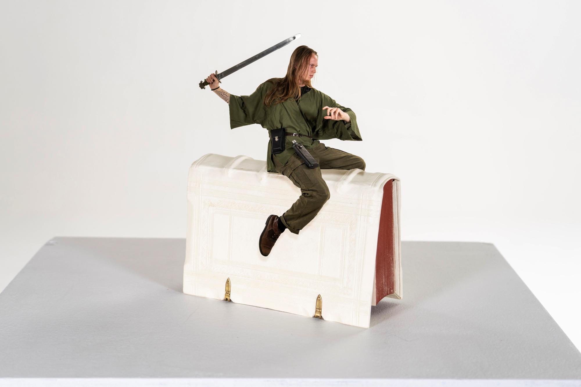 Pallase nahadisaini osakonna tudengite ja õppejõudude ühisnäitus “Eeldus on edasimineku surm”