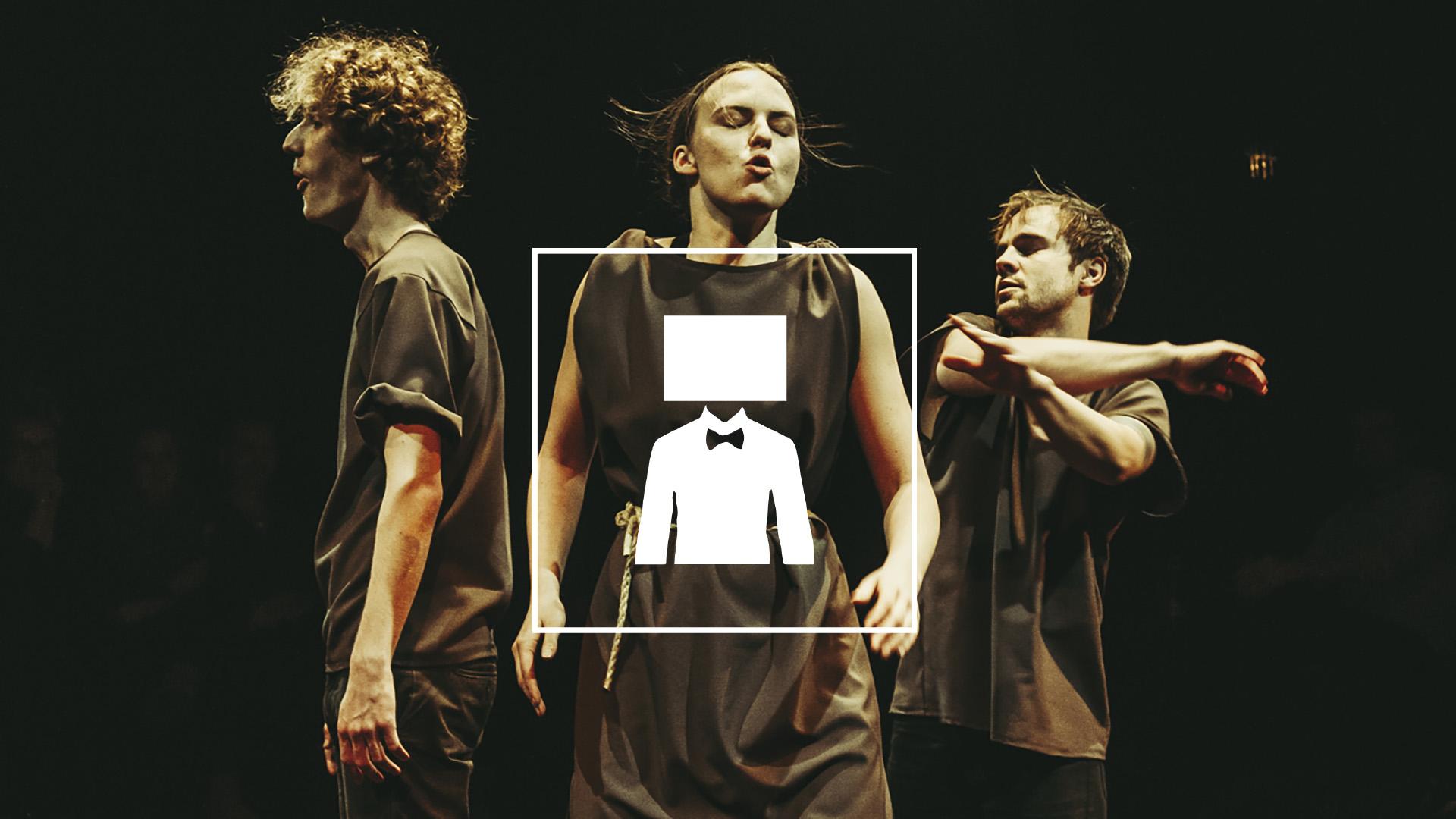 Must Kast: “Peks mõisatallis”