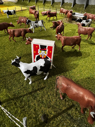 Miniatuuride näitus “Vaata, ma kahandasin kolhoosi!”