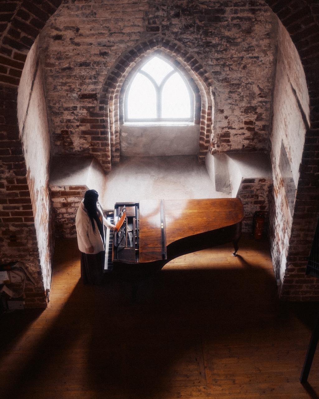 Soolokontsert “Love Lives Forever” klaver & vokaal