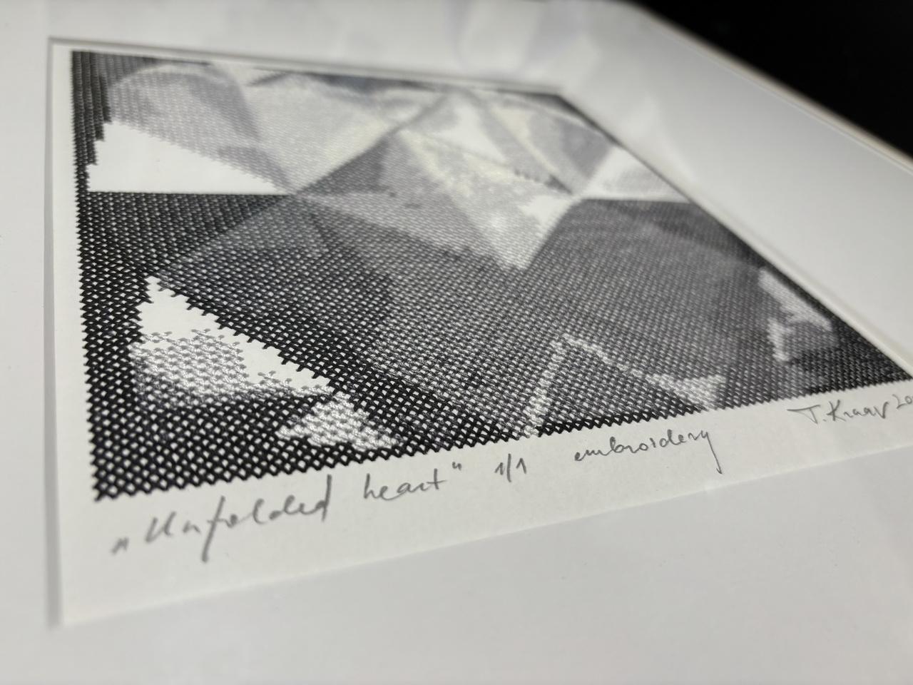 Tiina Kraavi graafikanäitus „Pehmemat järku tuletised“