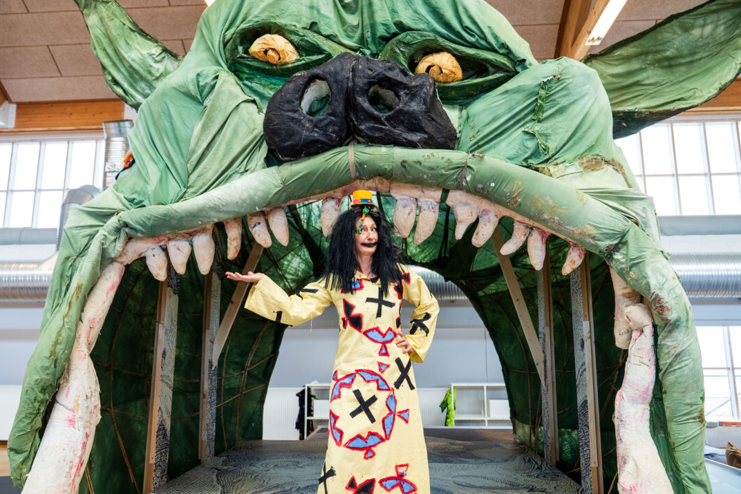 Monster Chetwynd. Saba ja sarvedega